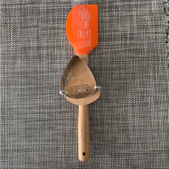 Rae Dun Halloween Silicone Spatula and Cookie Cutter Set Trick Or Treat - Picture 2 of 4